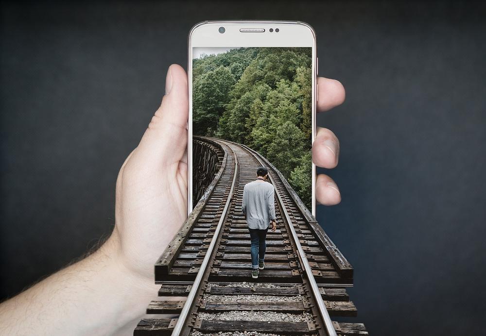 The Symbolism of Train Tracks in Dreams