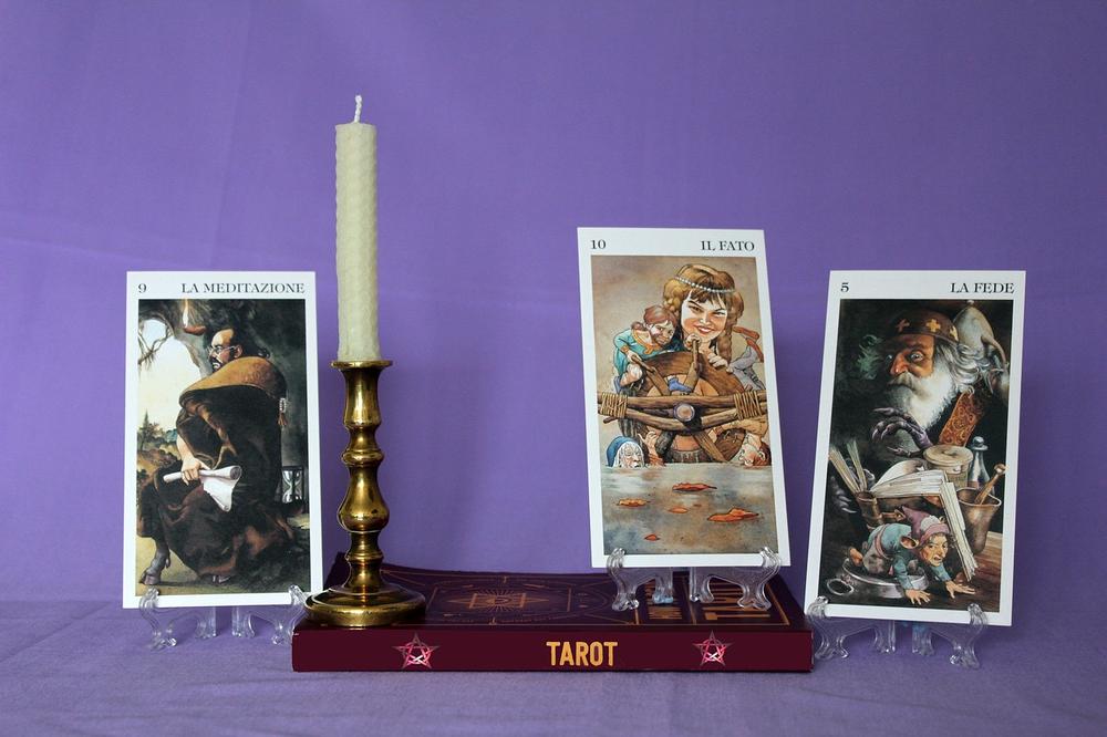 Decoding the Symbolic Messages of Tarot Card Dreams