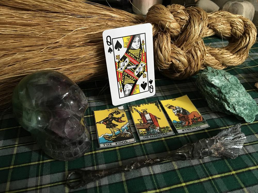 Unveiling the Symbolic Language of Dreaming With Tarot Cards