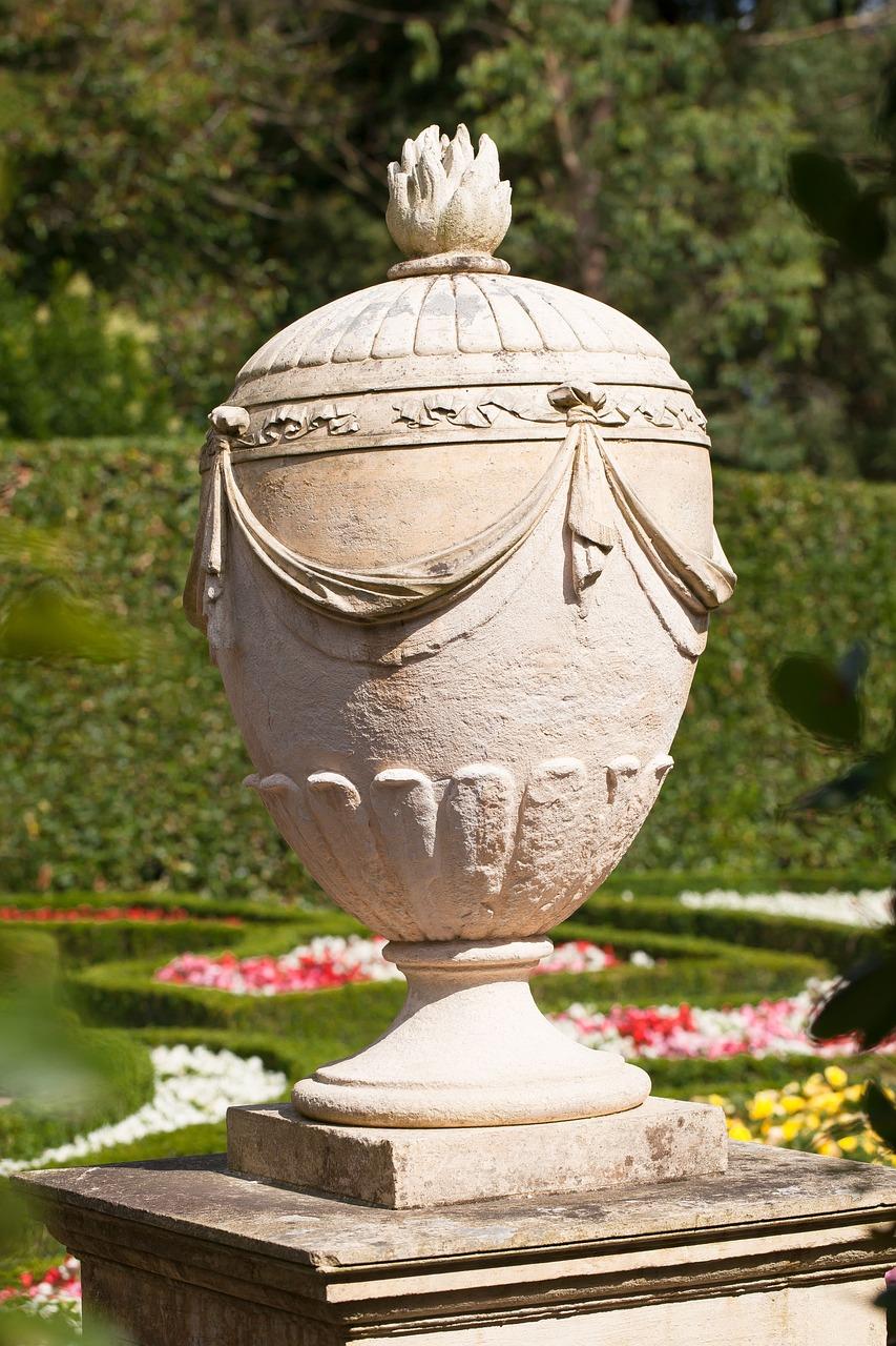 Interpreting the Meaning of a Dream About a Broken Urn