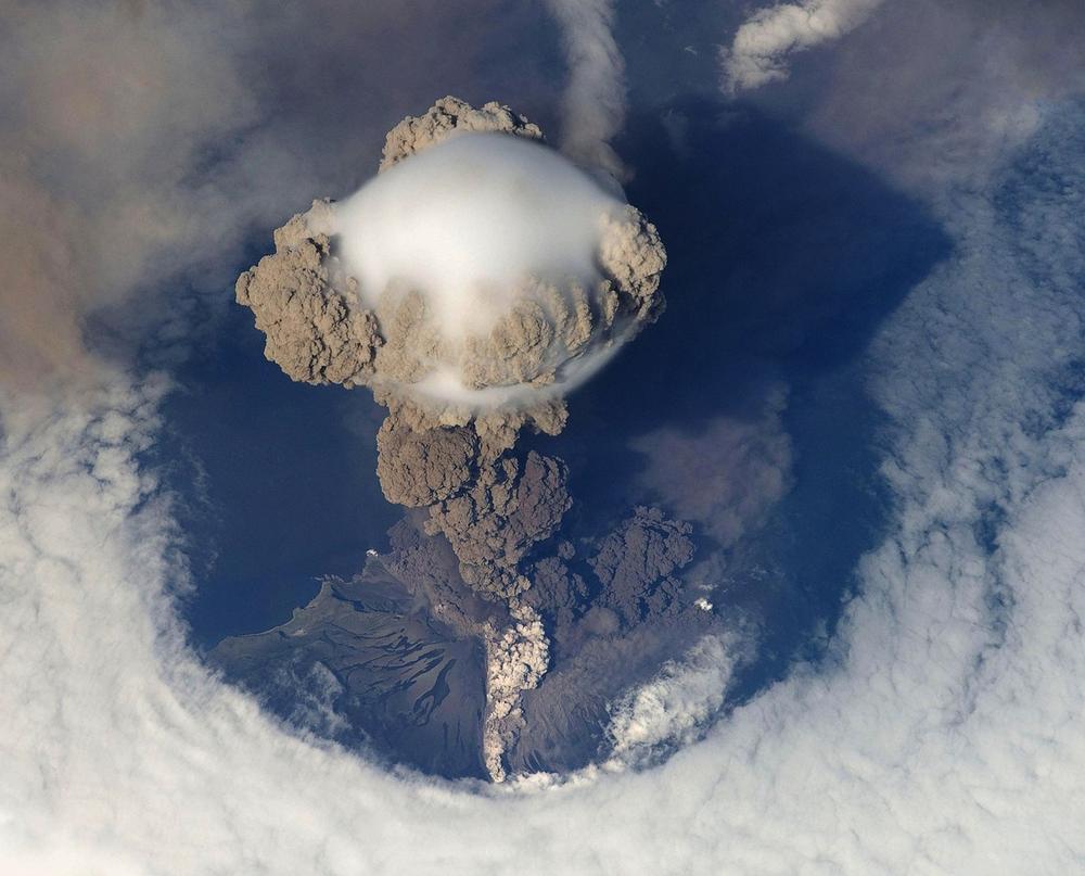 Volcano Eruption Dream: Warning Signs