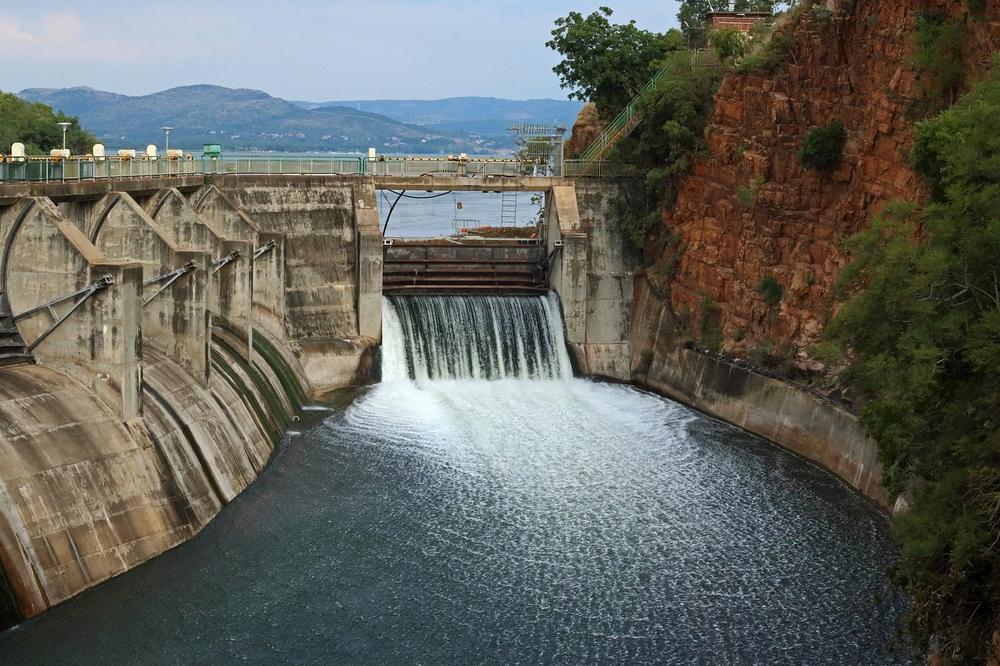 The Symbolism of a Dam as a Barrier or Obstacle in Dreams